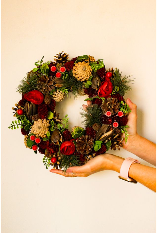 Guirlanda Decorada Pinhas e Berries Natal